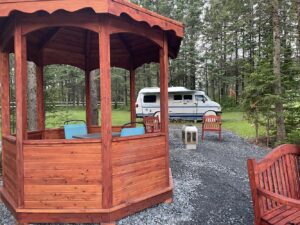 Des espaces sont prévus pour les campeurs autonomes